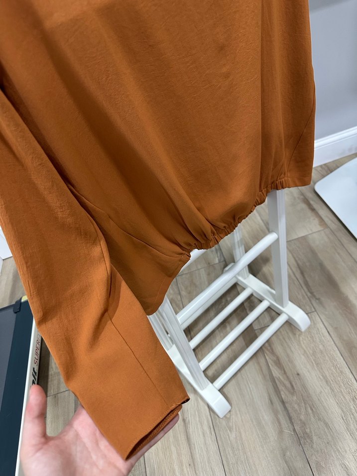 Kahverengi Yüksek Yakalı Kadın Bluz - Görsel 2