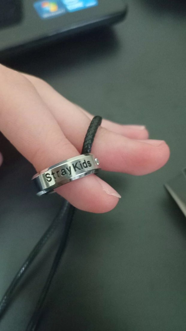 Gri Minimalist Yüzük Kolye Stray Kids Yazılı - Görsel 2
