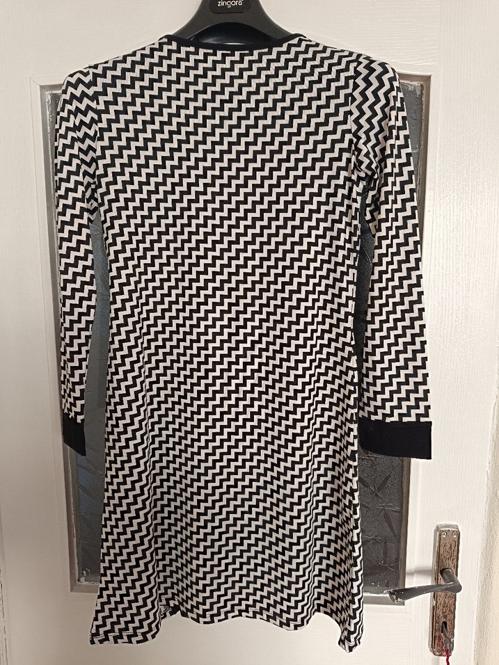 Zincir Detaylı Siyah Gri Uzun Kollu Tunik - Görsel 2