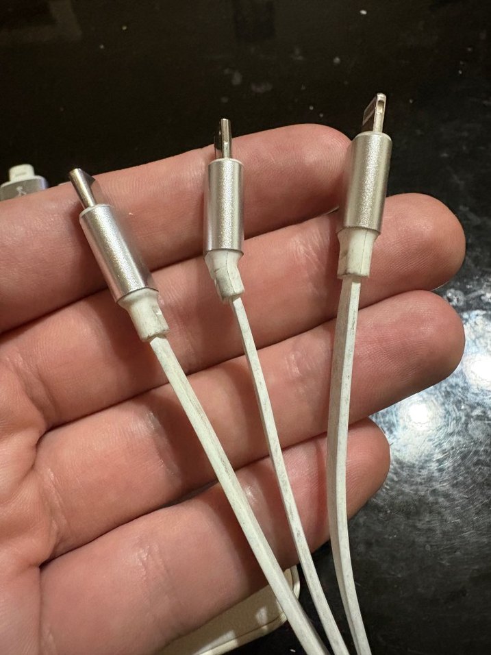 Beyaz Samsung Power Bank - Görsel 3