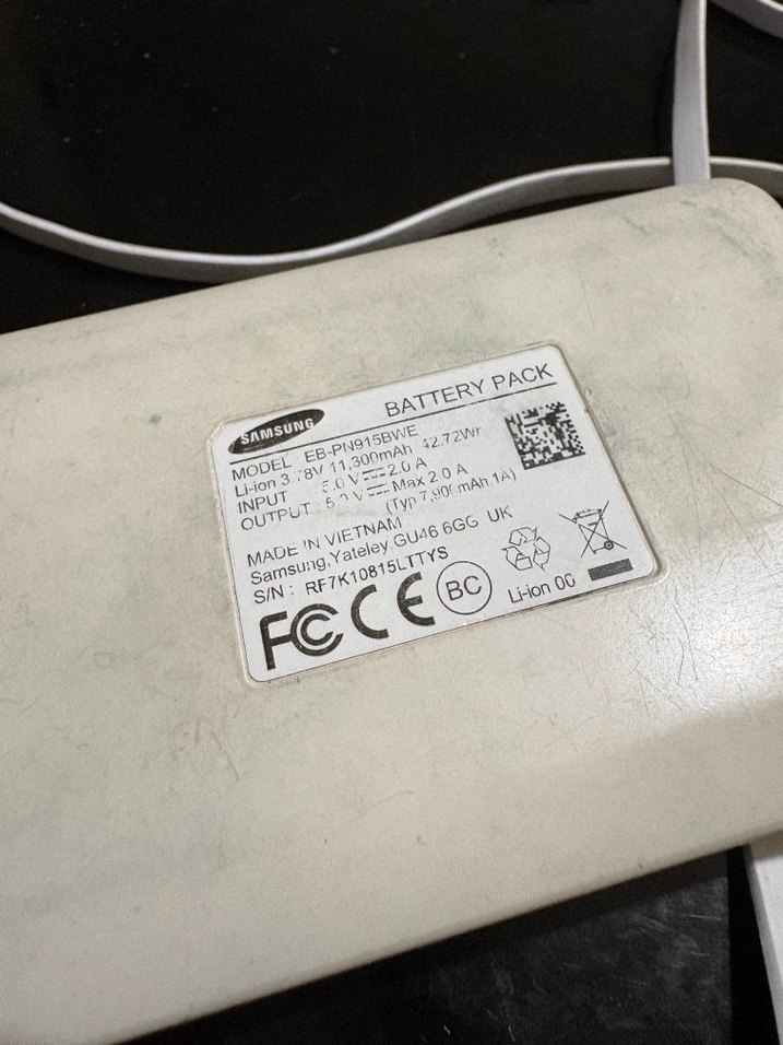 Beyaz Samsung Power Bank - Görsel 2