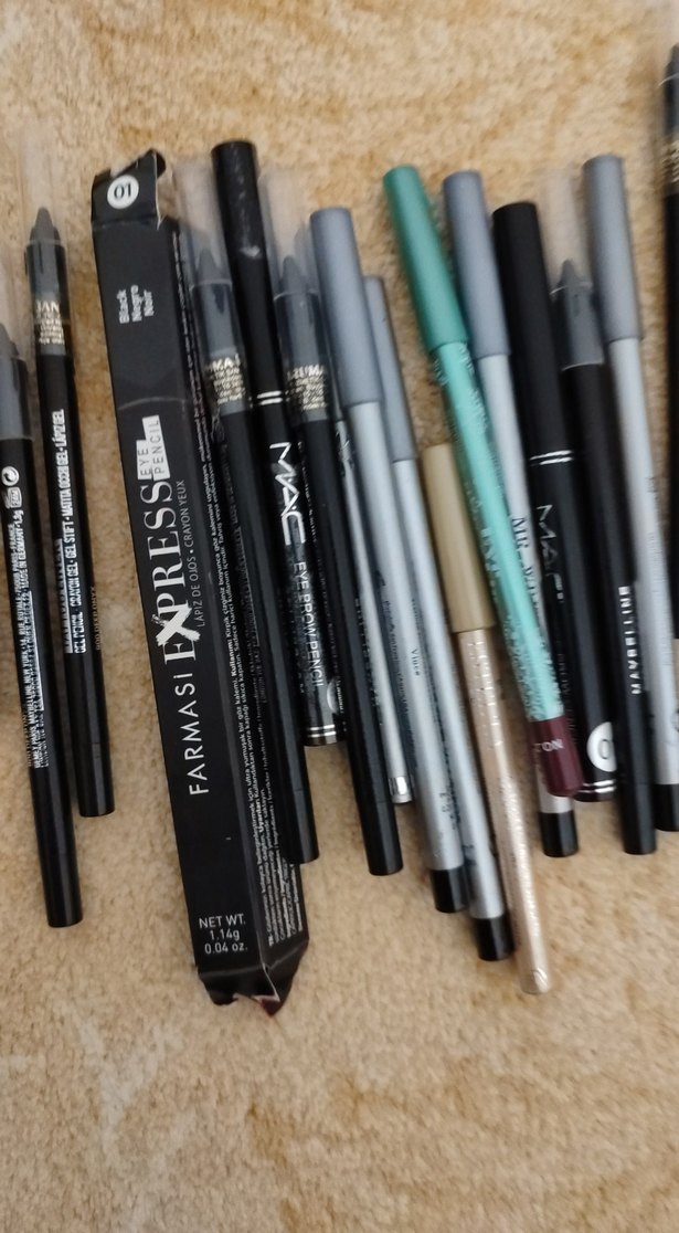 Çeşitli Siyah ve Gri Göz Kalemleri - Görsel 3