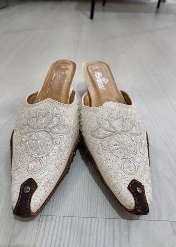 Vintage Beyaz Boncuk İşlemeli Kadın Terlik - Görsel 3