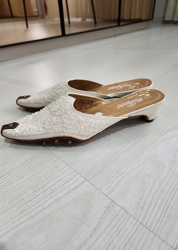 Vintage Beyaz Boncuk İşlemeli Kadın Terlik - Görsel 2