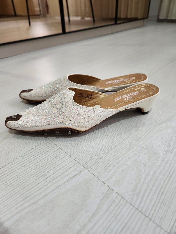 Vintage Beyaz Boncuk İşlemeli Kadın Terlik - Görsel 2