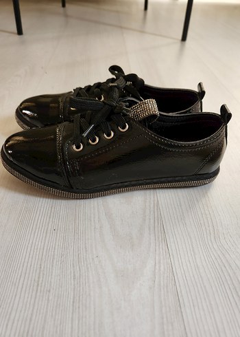 Siyah Parlak Kadın ayakkabı - Görsel 2