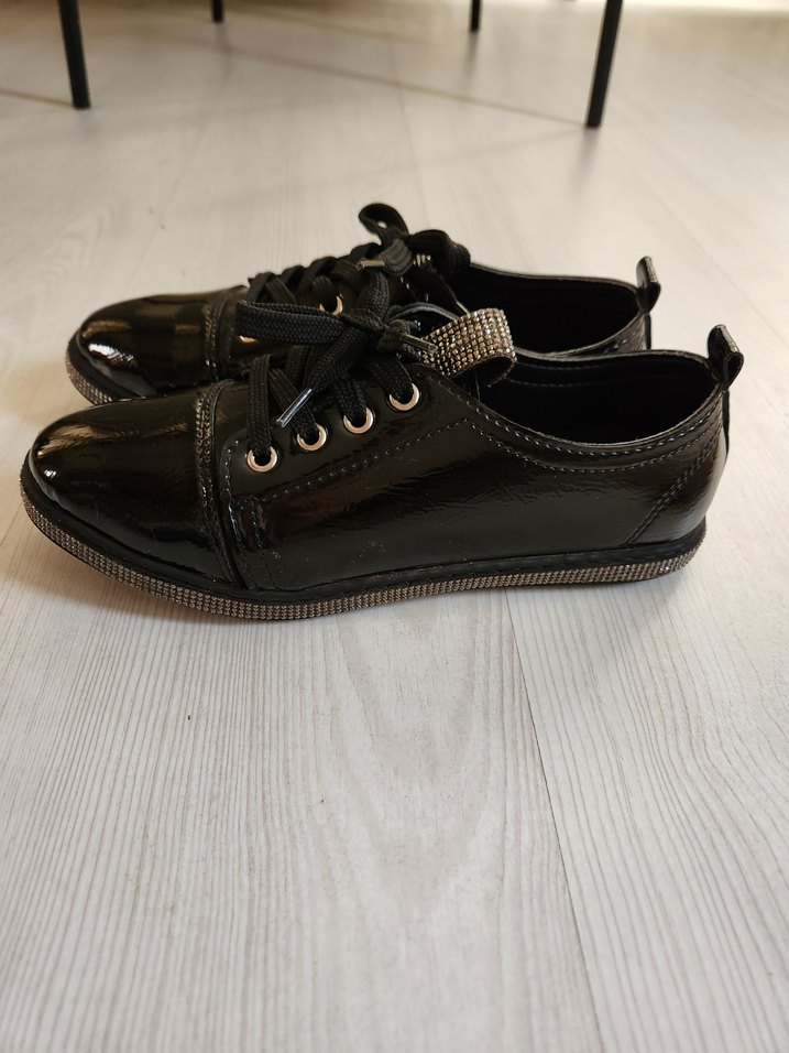 Siyah Parlak Kadın ayakkabı - Görsel 2