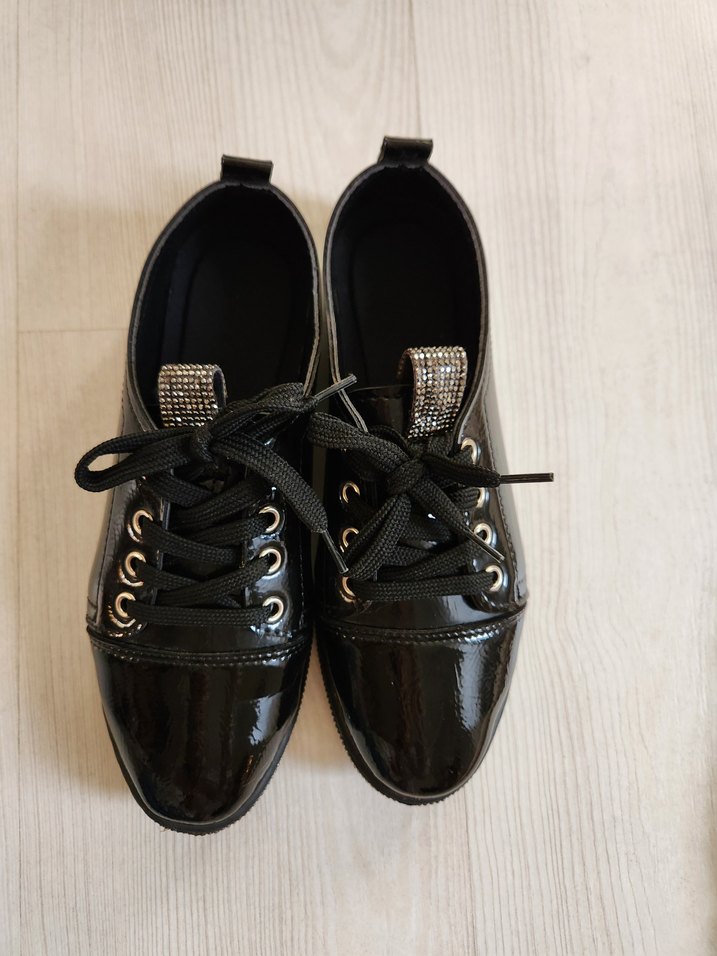 Siyah Parlak Kadın ayakkabı - Görsel 3