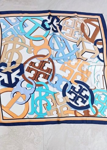 Tory Burch fular - Görsel 3