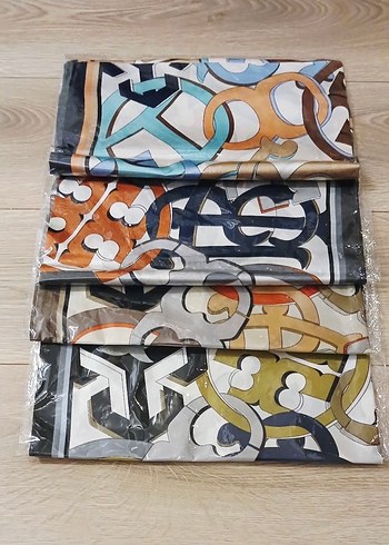 Tory Burch fular - Görsel 5