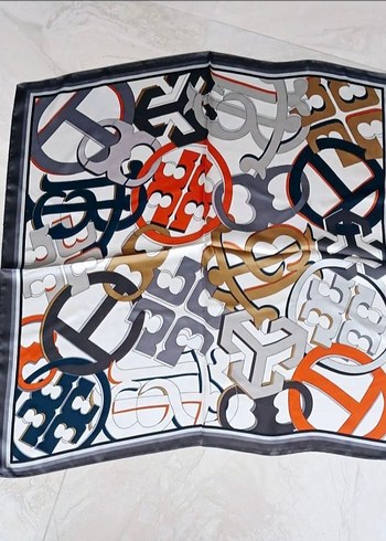 Tory Burch fular - Görsel 2