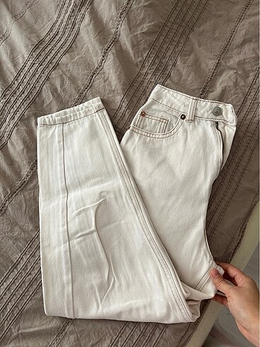 34 Beden beyaz Renk Stradivarius balon jean
