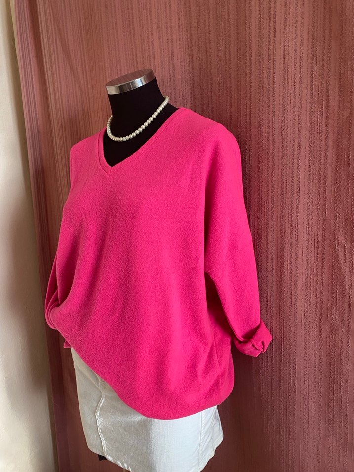 Pembe V Yaka Rahat Kadın Kazak - Görsel 2