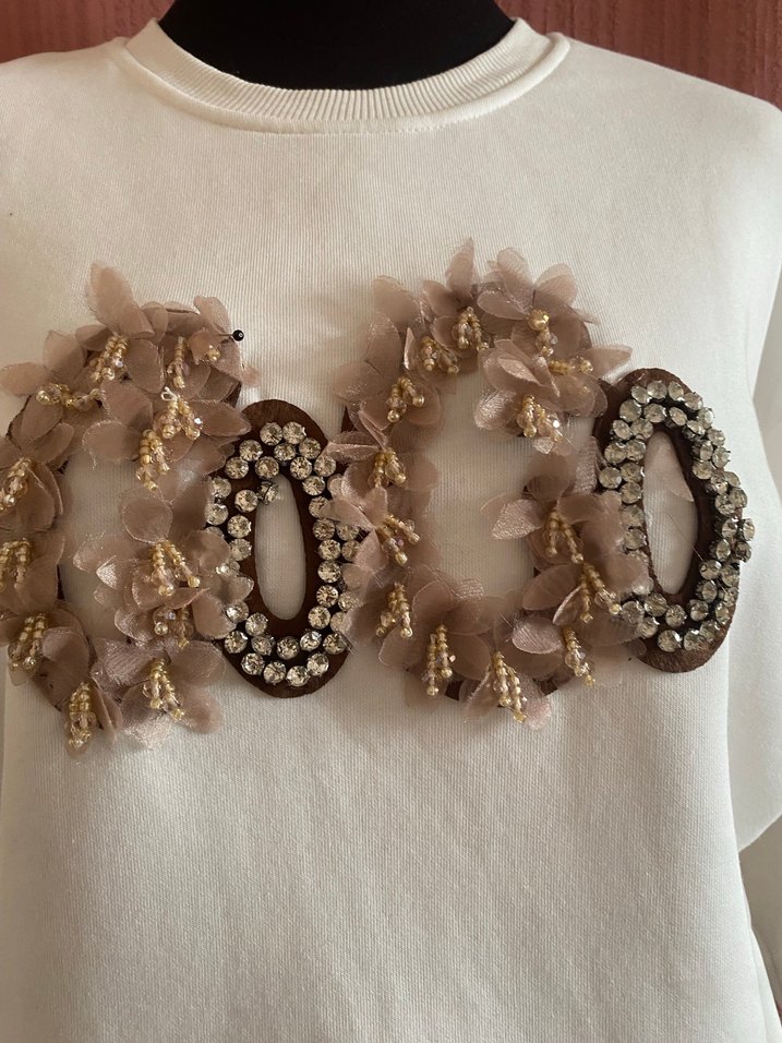 Kadın Beyaz Payetli Nakışlı Sweatshirt - Görsel 3