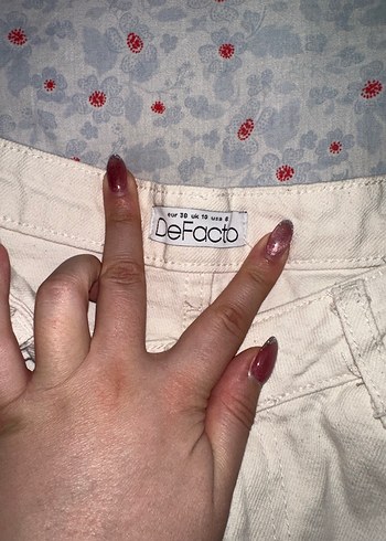 Düğmeli krem Mini Kot Şort - Görsel 4