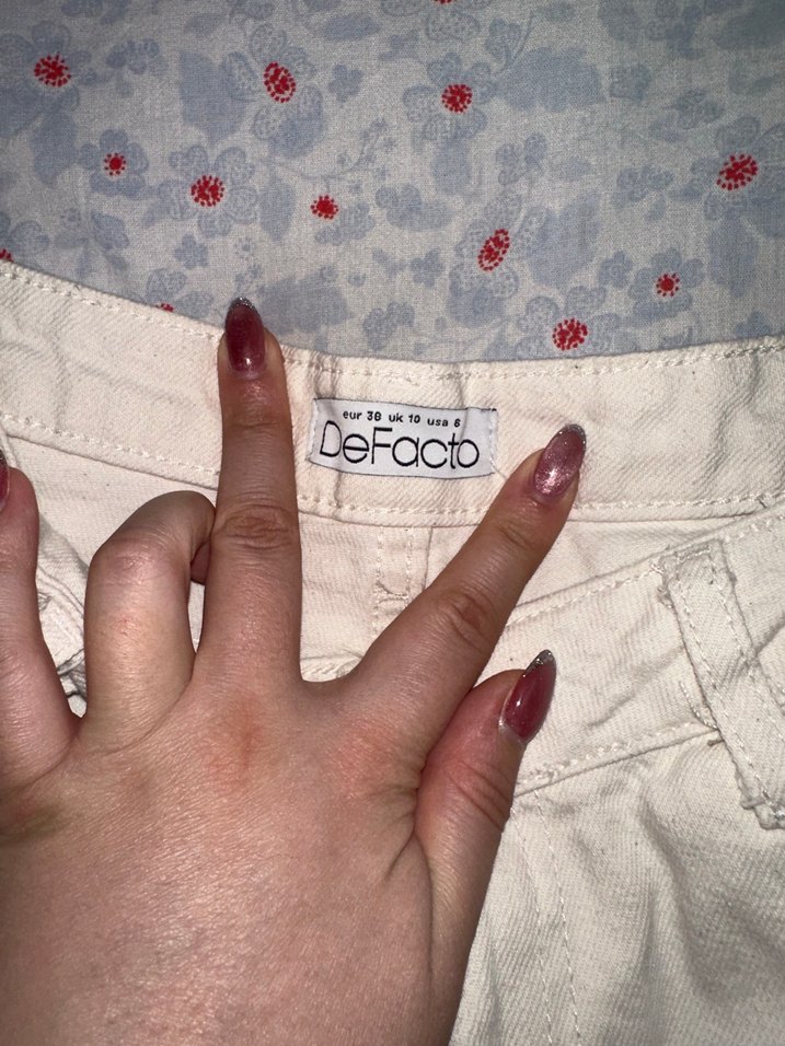 Düğmeli krem Mini Kot Şort - Görsel 4