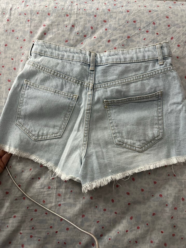 Düğmeli Açık Mavi Kadın Kot Şort - Görsel 3