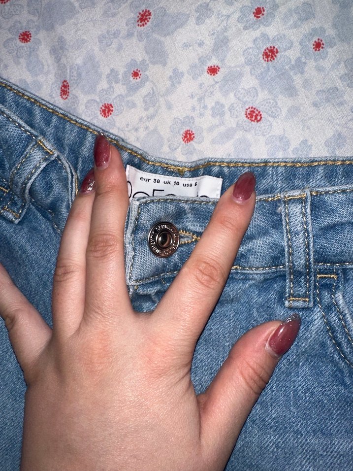 Mavi Yıpratma Detaylı Mini Kot Şort - Görsel 4