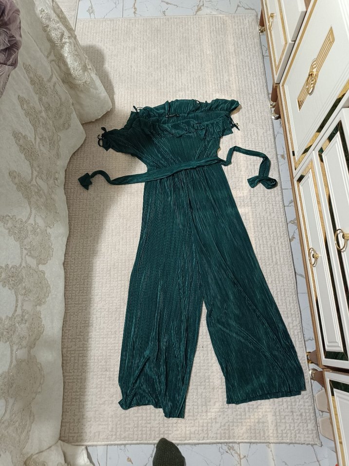 Parlak Yeşil Pilili Uzun Kadın Tulum - Görsel 2