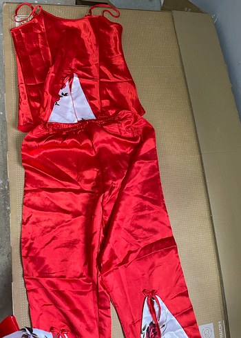 Kırmızı İşlemeli Uzun Kadın Pijama Takımı - Görsel 2