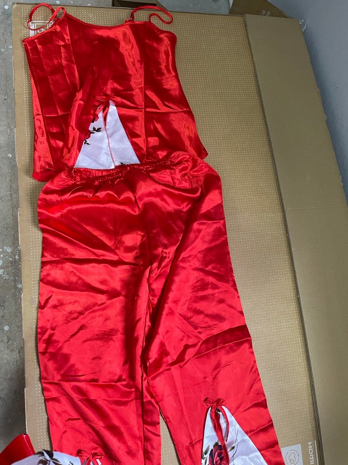 Kırmızı İşlemeli Uzun Kadın Pijama Takımı - Görsel 2