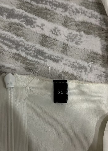 Beyaz Elbise - Görsel 2