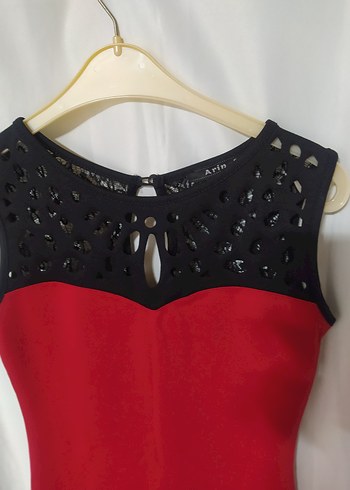 Kırmızı Dantel Detaylı Gösterişli diz altı elbise - Görsel 2