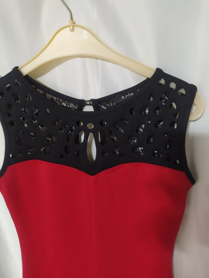 Kırmızı Dantel Detaylı Gösterişli diz altı elbise - Görsel 2