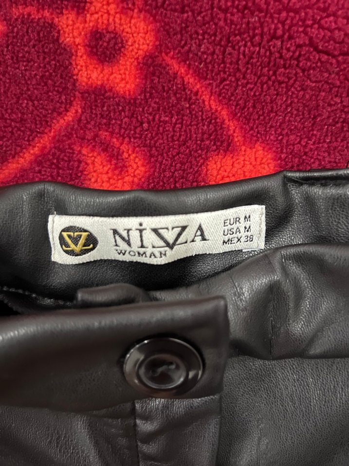 Kemerli Siyah Deri Mini Şort - Görsel 3