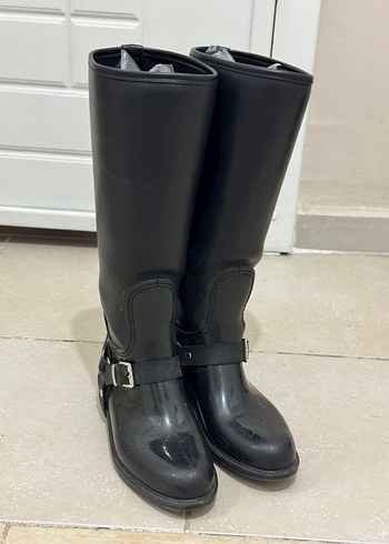 Tokalı Siyah Diz Boyu Yağmur Çizmesi - Görsel 4