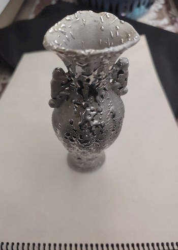 Gri ve Beyaz Küçük Dekoratif Vazo - Görsel 3