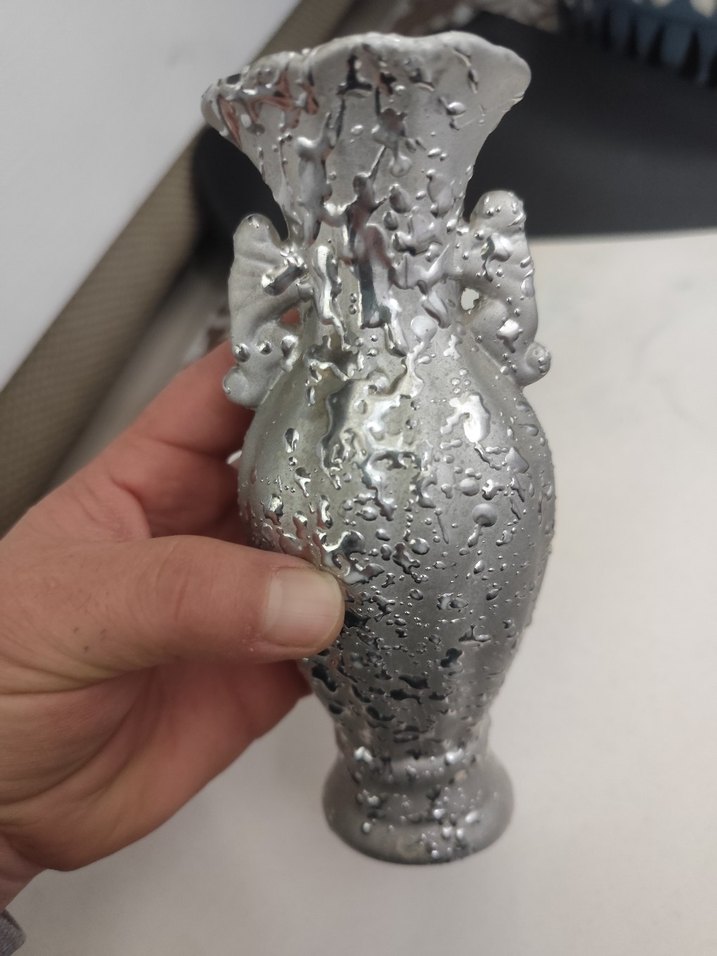 Gri ve Beyaz Küçük Dekoratif Vazo - Görsel 2