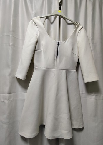 Beyaz V Yakalı Midi Kadın Elbise - Görsel 3