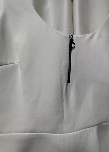 Beyaz V Yakalı Midi Kadın Elbise - Görsel 2