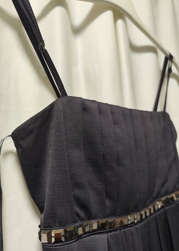 Siyah Piliseli Uzun Askılı Abiye Elbise - Görsel 3