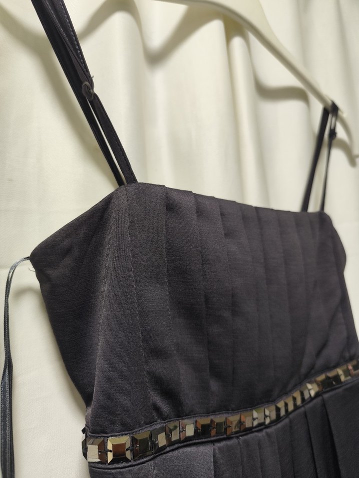 Siyah Piliseli Uzun Askılı Abiye Elbise - Görsel 3