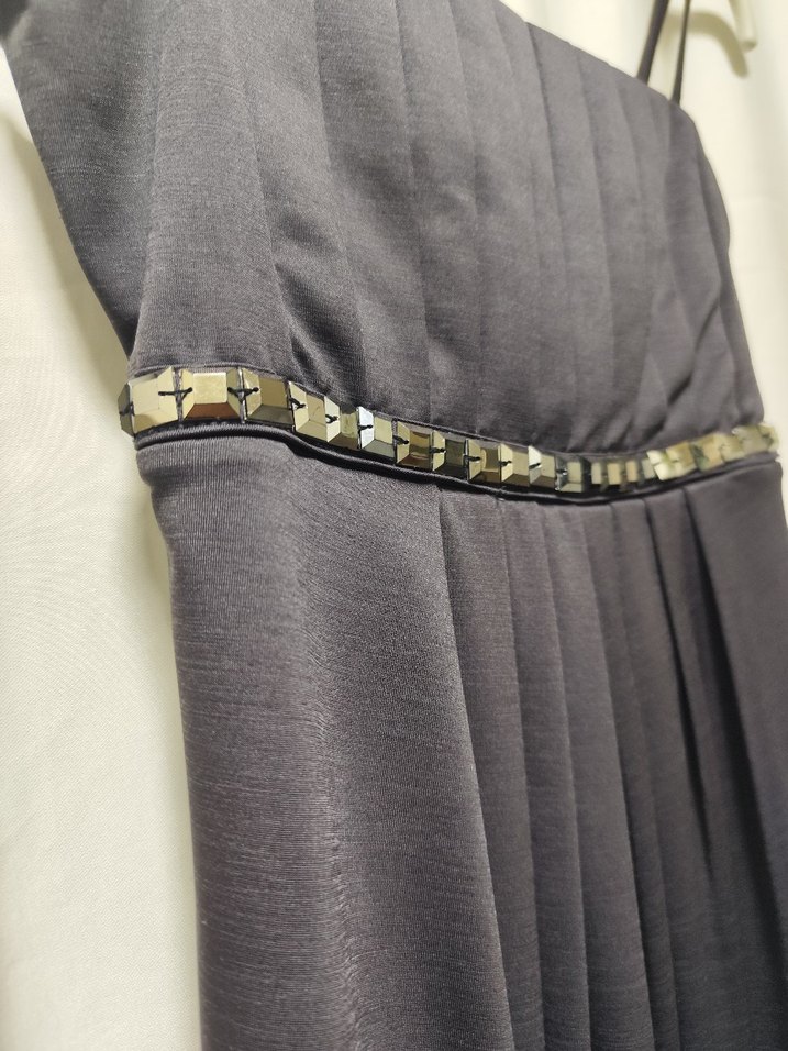 Siyah Piliseli Uzun Askılı Abiye Elbise - Görsel 2