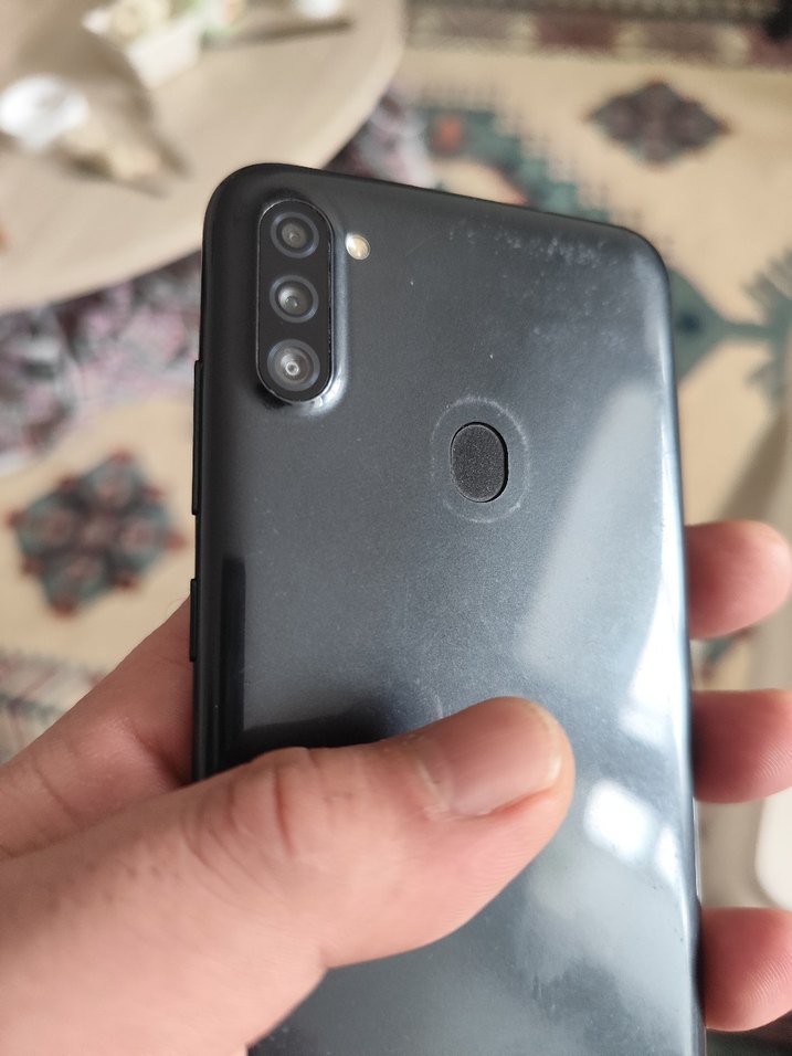 Gri Android Telefon, Koyu Ekran SAMSUNG A11 32gb - Görsel 3