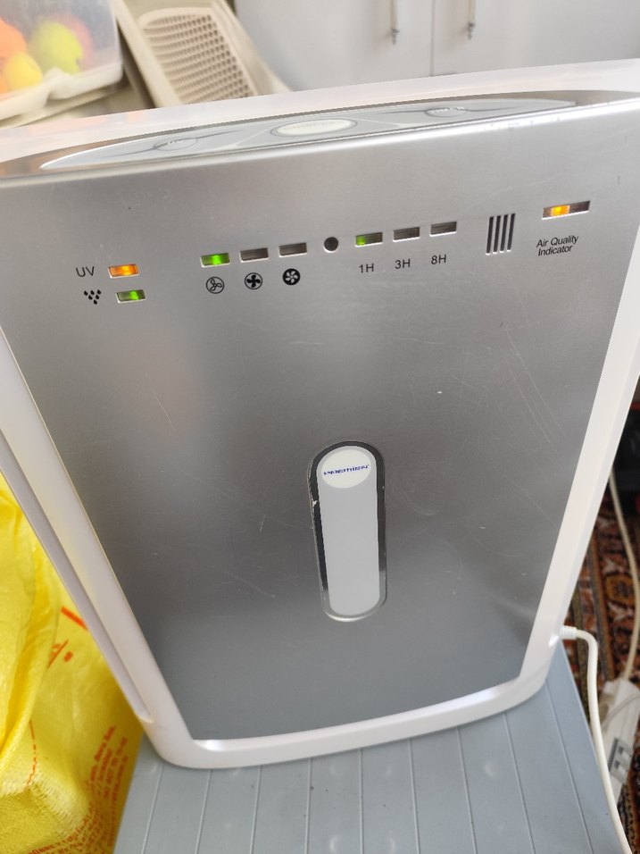 Beyaz ve Gri Hava Temizleyici ve Nemlendirici - Görsel 2