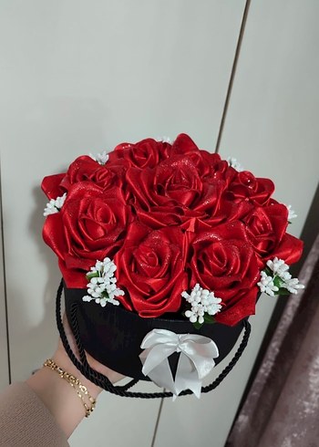 Kırmızı Simli Kutu Aranjman Çiçek - Görsel 2