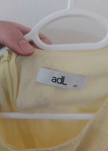 Bej Dantel Detaylı Midi Kolsuz Örme Elbise - Görsel 7