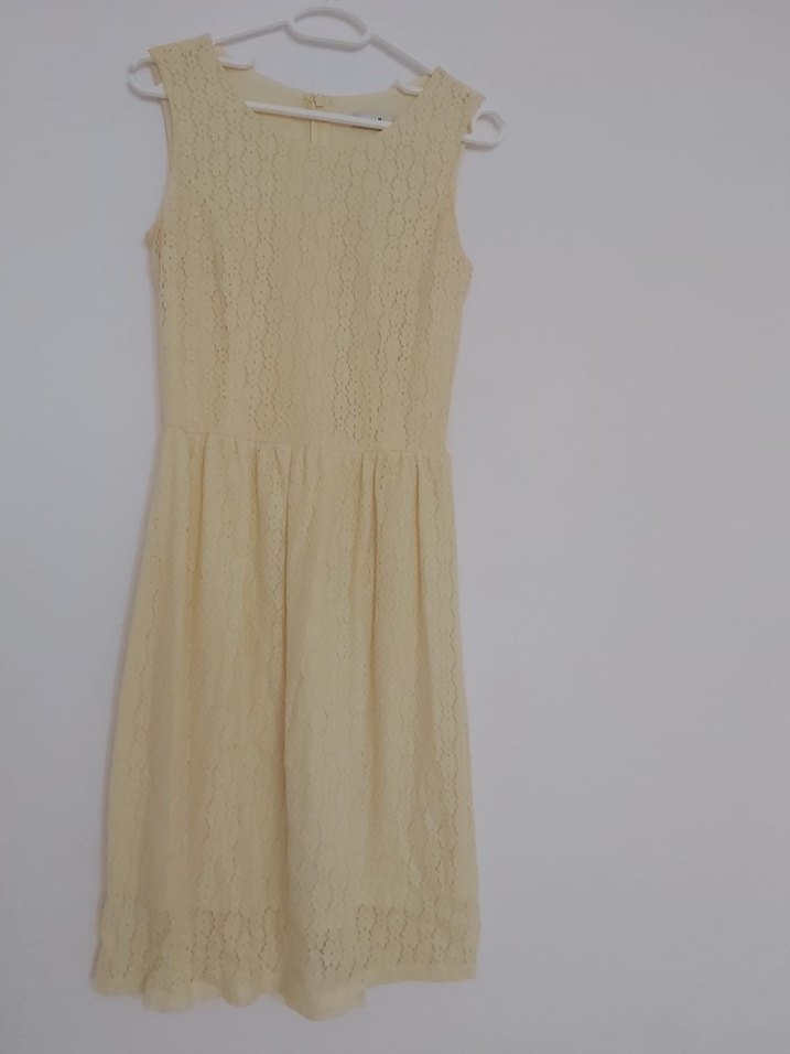 Bej Dantel Detaylı Midi Kolsuz Örme Elbise - Görsel 3