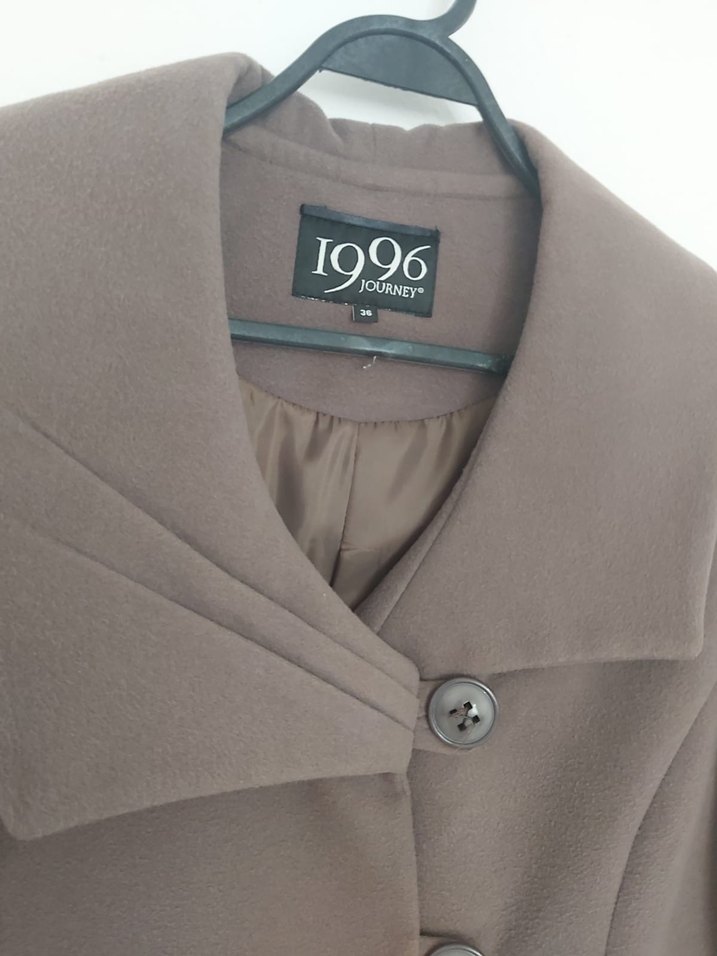Bej Kadın Uzun Düğmeli Klasik Kaban - Görsel 2