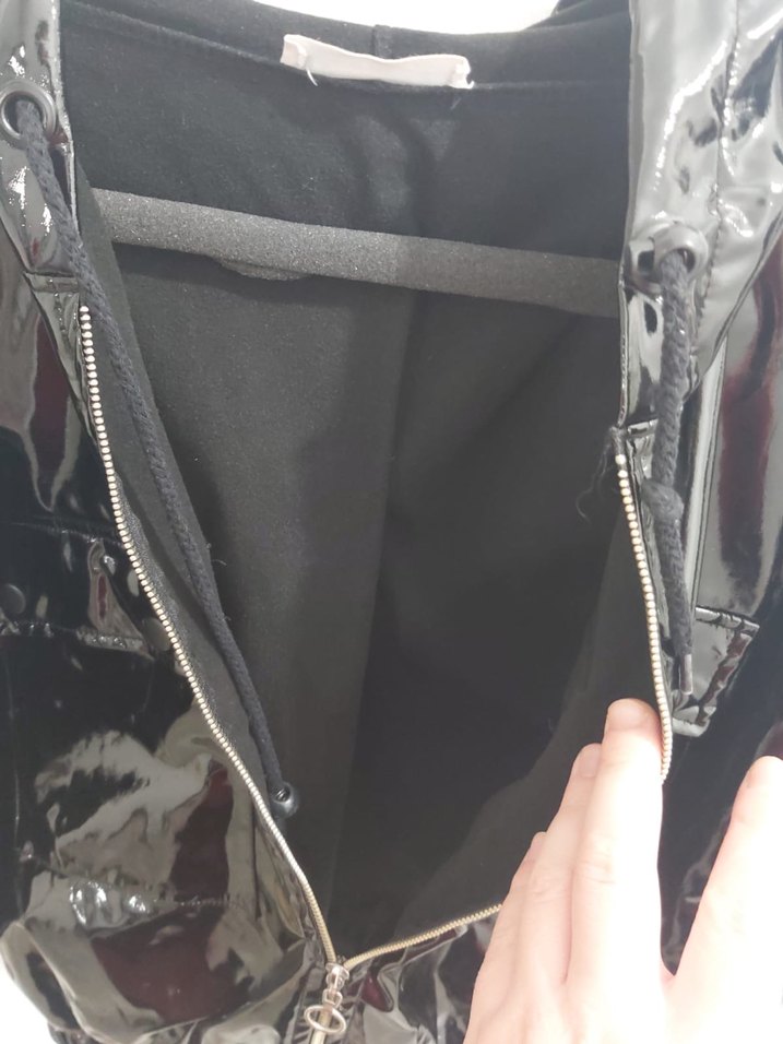 Siyah Parlak Kadın Deri Kapüşonlu Ceket - Görsel 4