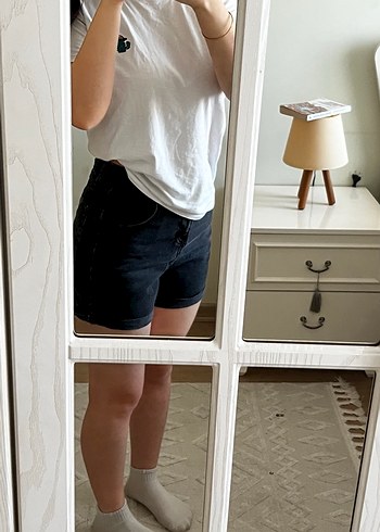 Gri Düğmeli Kadın Kot Şort - Görsel 3