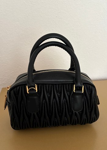 Siyah Deri Miu Miu çanta - Görsel 3
