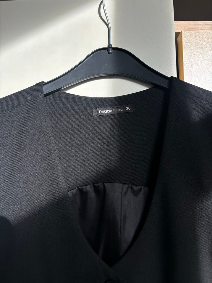 Düğmeli Siyah Kadın Ofis Yeleği - Görsel 2