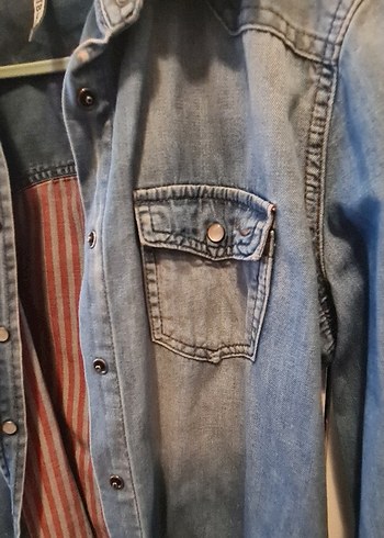 Düğmeli Mavi Denim Kadın Gömlek - Görsel 4