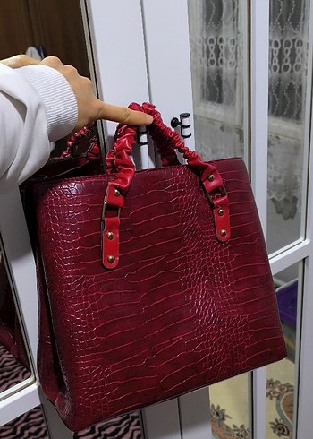 Kırmızı Parlak Deri Kadın Çanta - Görsel 4