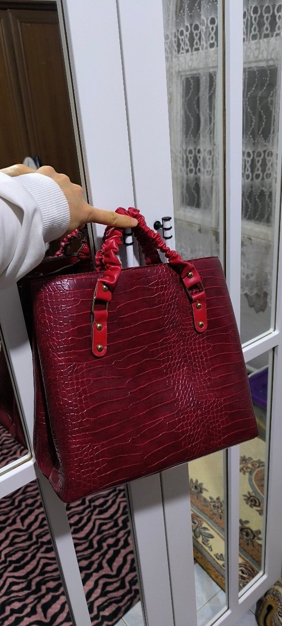 Kırmızı Parlak Deri Kadın Çanta - Görsel 4